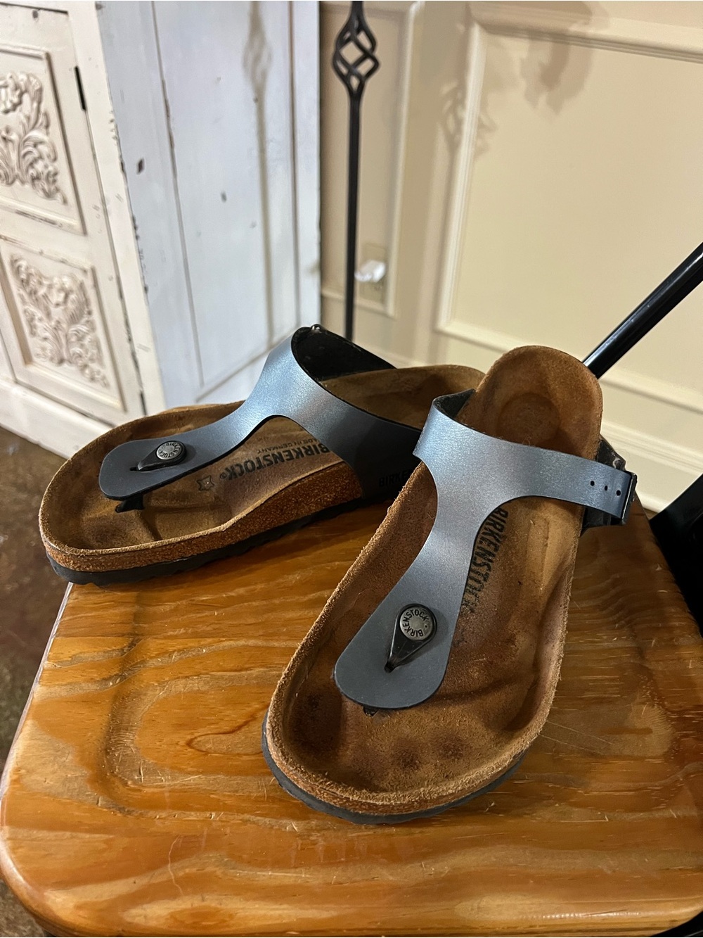 Birkenstock Men's Black Leather Thong Sandals